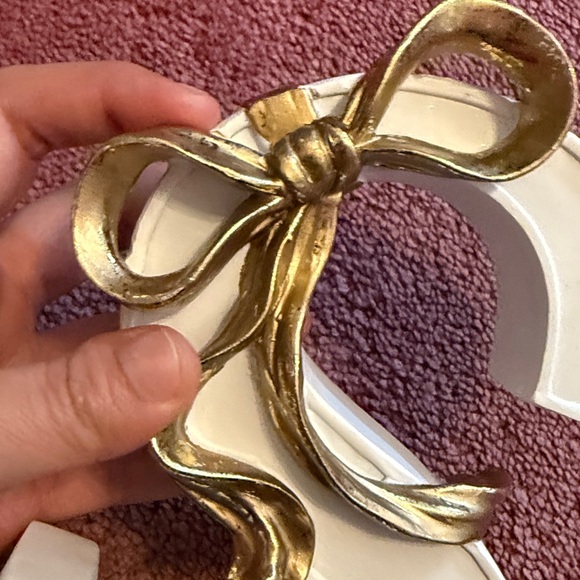 White and Gold Decorative Letter S with bow - Picture 3 of 4